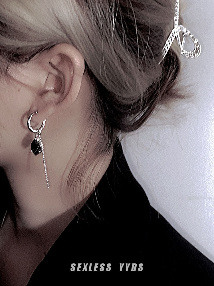 YYDS 여성을위한 달콤한 멋진 스타일 비대칭 진주 귀걸이 가을 겨울 틈새 디자인 하이 엔드 귀걸이 맞춤형 다목적 귀걸이