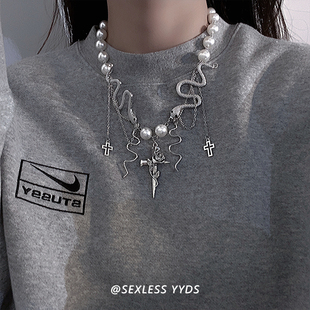 又辣又野 十字架流苏灵蛇项链女设计感小众拼接珍珠毛衣链男颈链