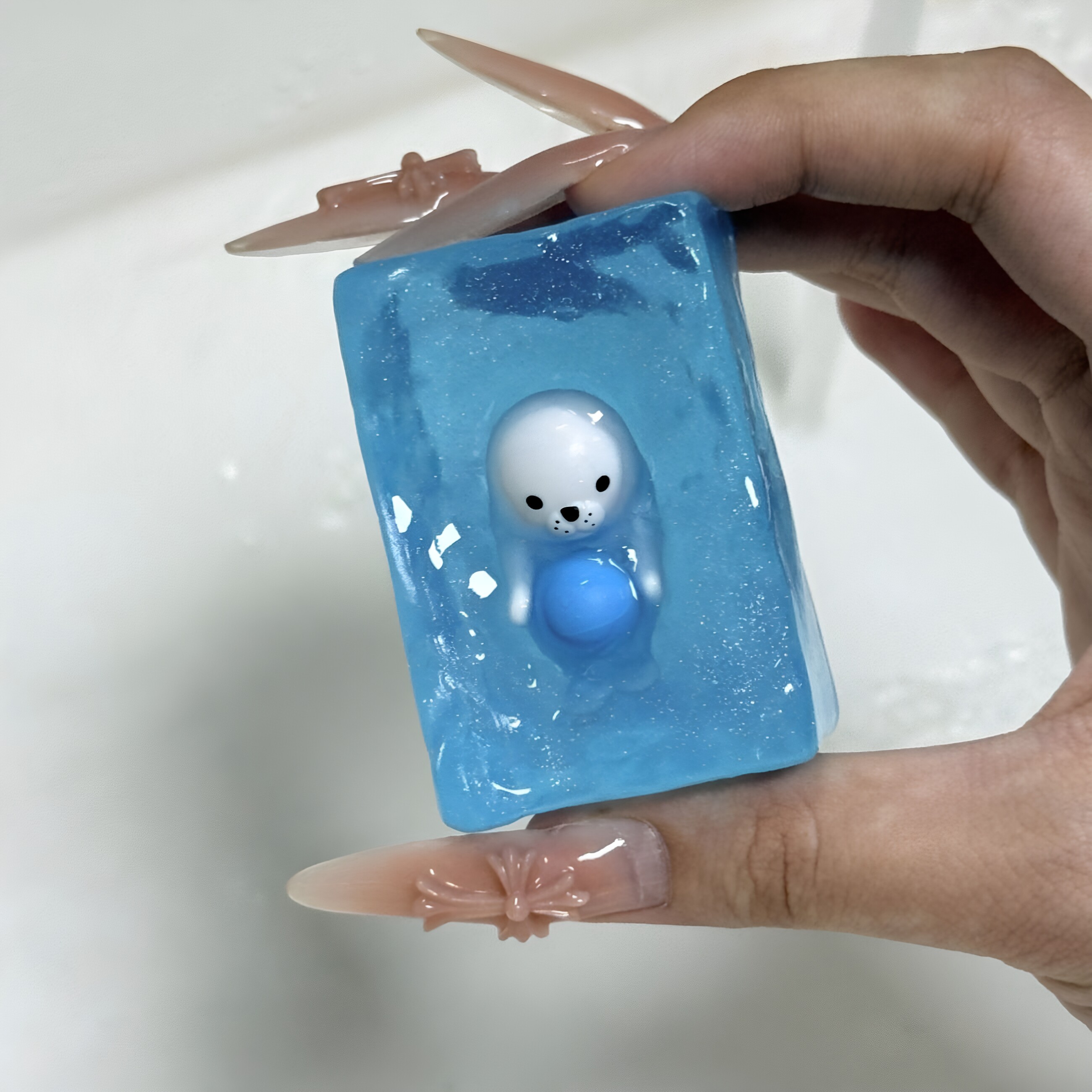 小海豹海洋香手工皂蓝水晶质地香皂家用沐浴洗手皂创意伴手礼萌粒
