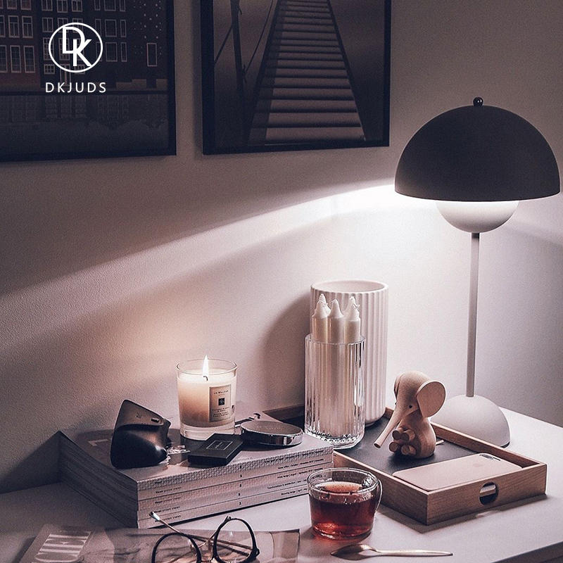 丹麦设计师卧室床头柜台灯北欧风格简约书房书桌婚房装饰花苞台灯