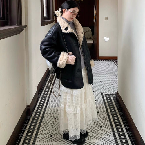 一只西由XIYO两面穿皮毛一体羊羔毛机车服宽松冬季皮草麂皮外套女