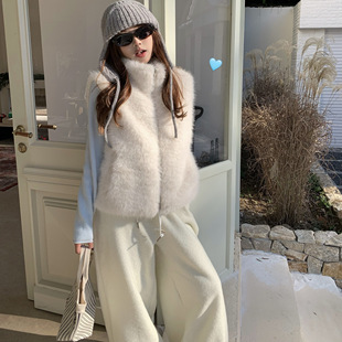 一只西由XIYO毛毛马甲环保毛皮草女两面穿羽绒马夹仿皮毛叠穿背心