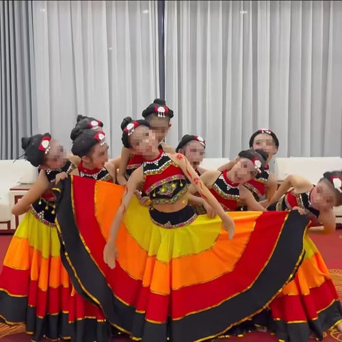 月亮的女儿彝族舞蹈服装女洗春天舞蹈服哈尼宝贝彝族大摆裙演出服