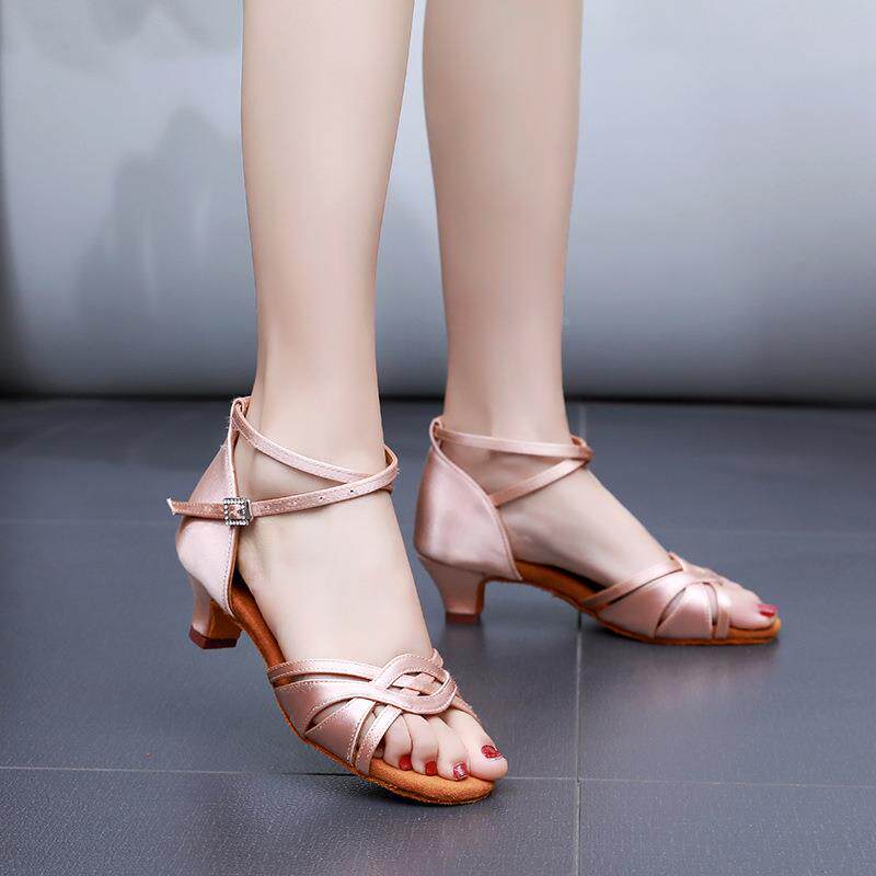 新款真丝锻布儿童高跟拉丁舞鞋软底跳舞鞋外贸舞蹈练功鞋小孩鞋子