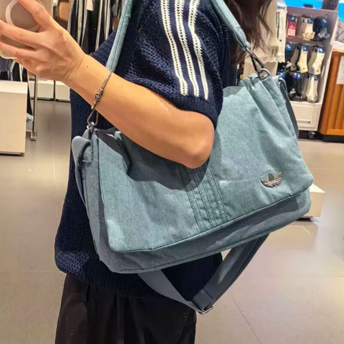 阿迪达斯三叶草大容量邮差包