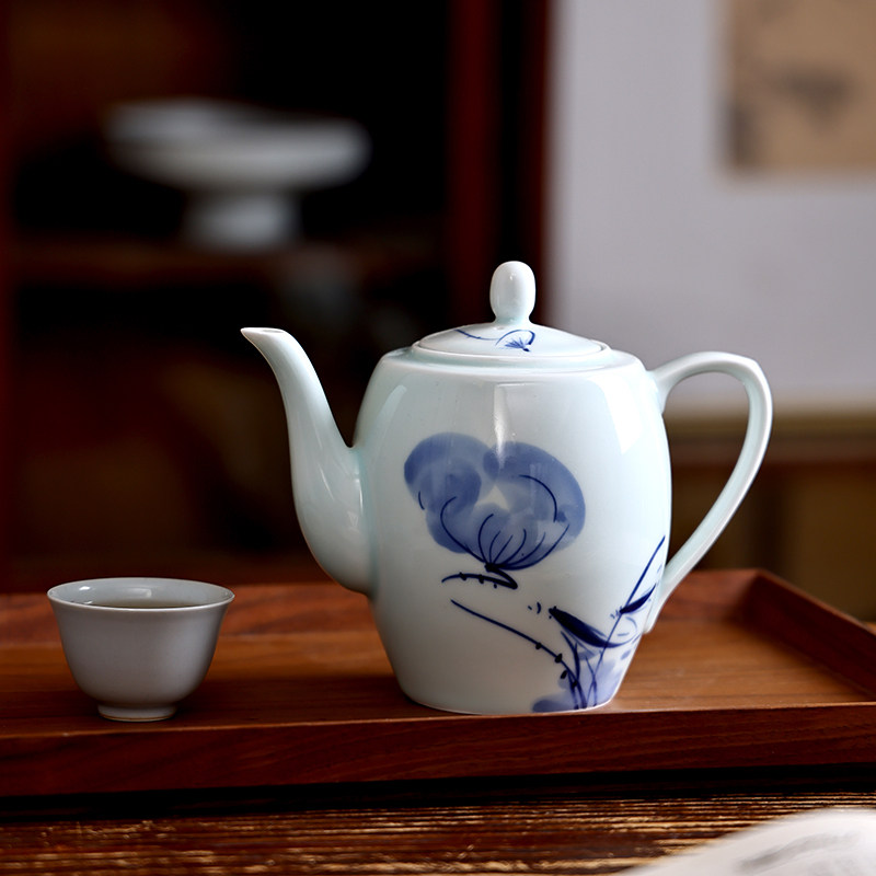 高温青花瓷釉下彩手绘荷花茶壶景德镇陶瓷全手工提梁壶泡茶壶单壶