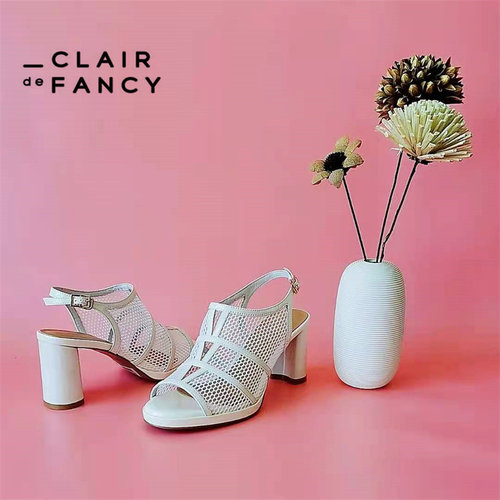 CLAIRdeFANCY凉鞋粗跟