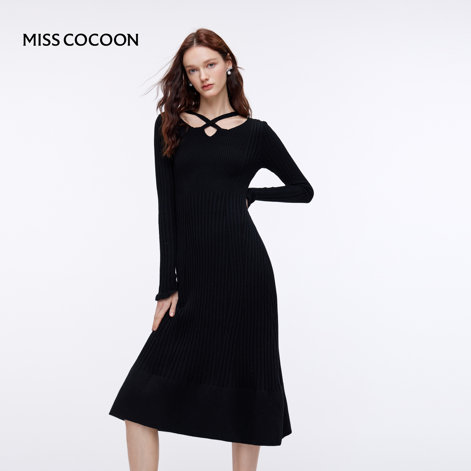 MISSCOCOON精梳羊毛针织连衣裙X领修身黑色鱼尾裙秋冬款
