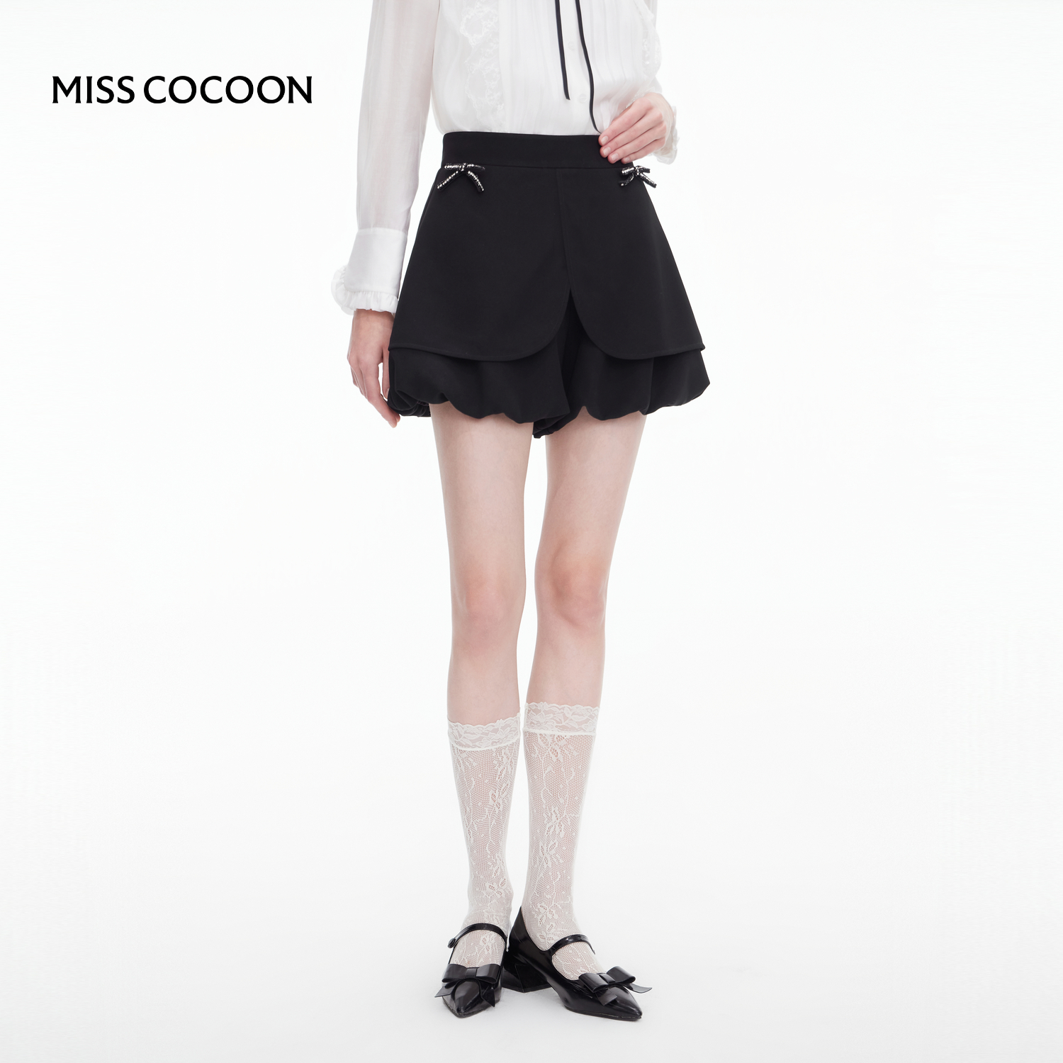 MISSCOCOON蝴蝶钻饰花苞裙裤高腰黑色休闲短裤25秋新款
