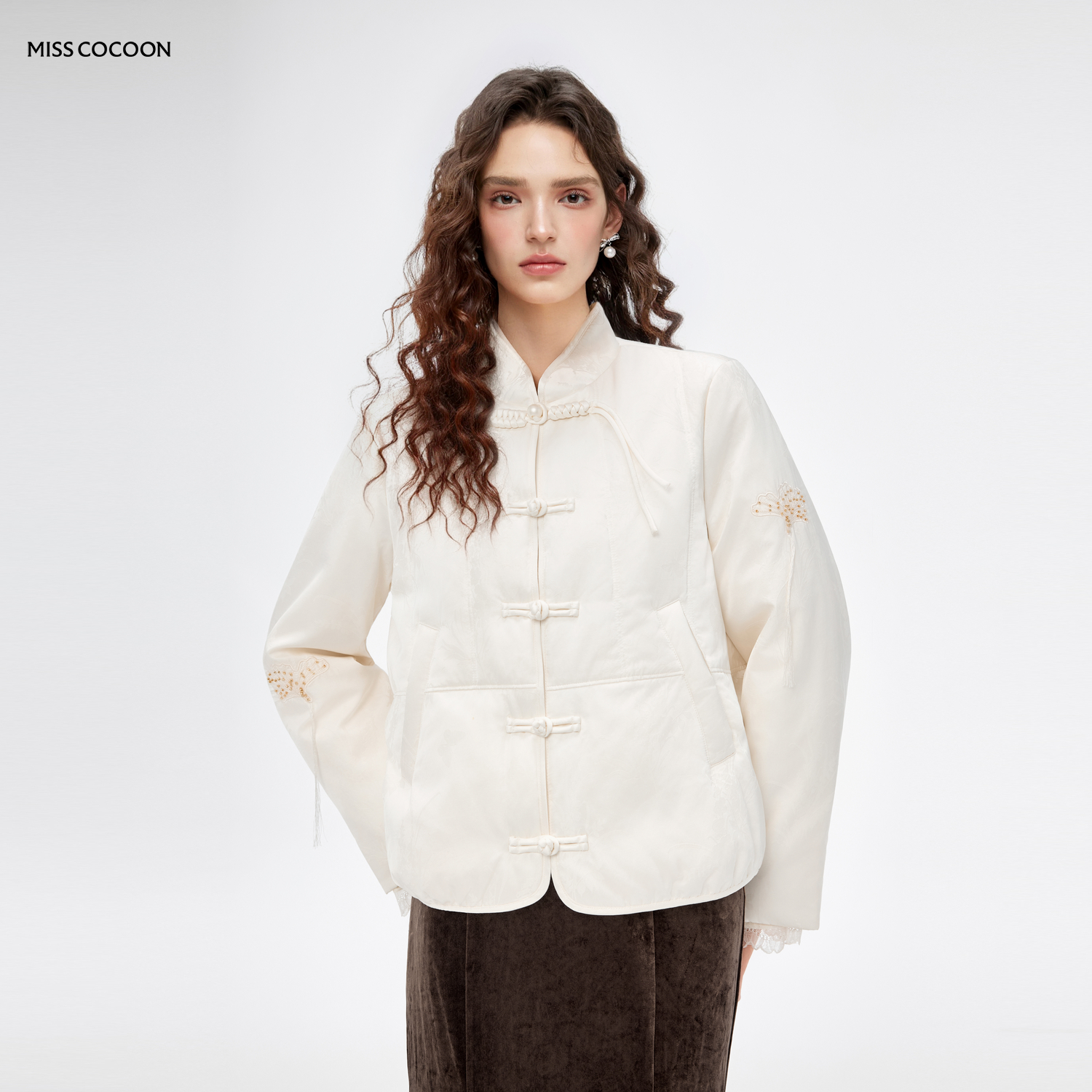 MISSCOCOON新中式缎感暗纹提花羽绒服立领盘扣90%鸭绒外套冬款