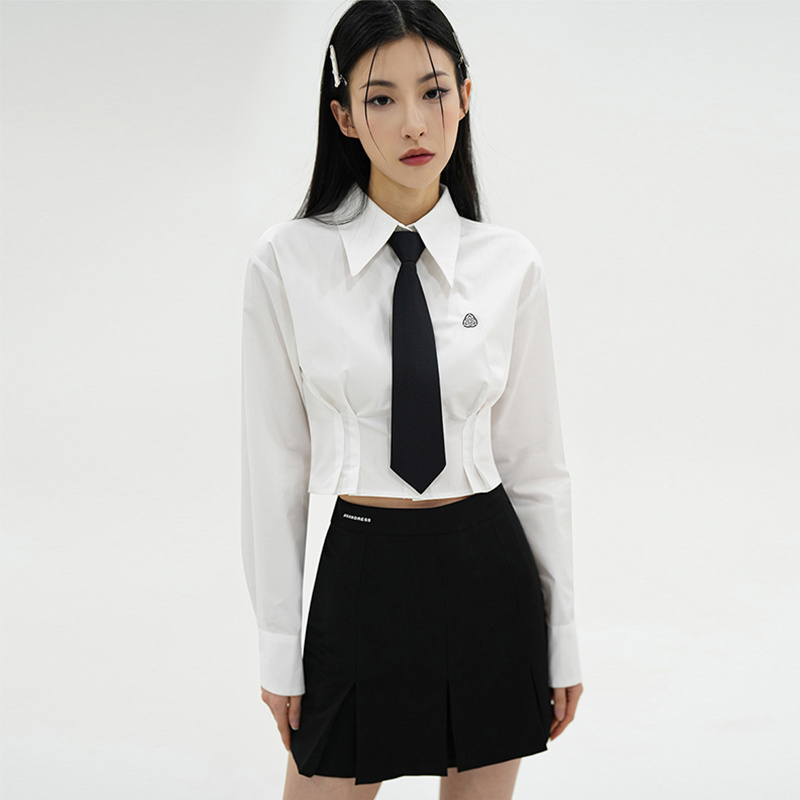 时髦甜酷风设计感短款衬衫显瘦