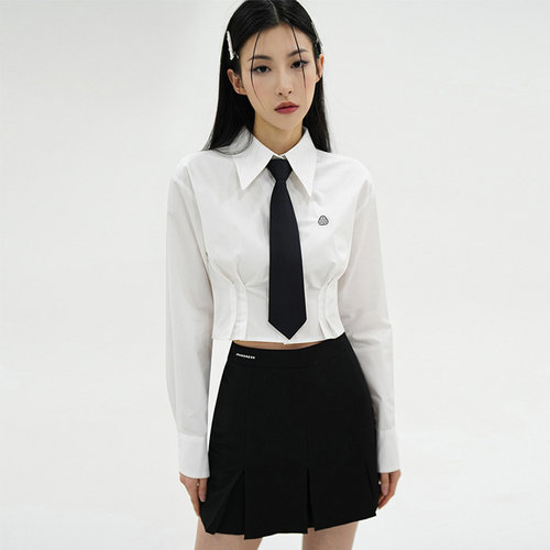 时髦甜酷风设计感短款衬衫显瘦