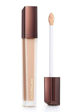 Hourglass Vanish Airbrush Concealer. Weightless and Water