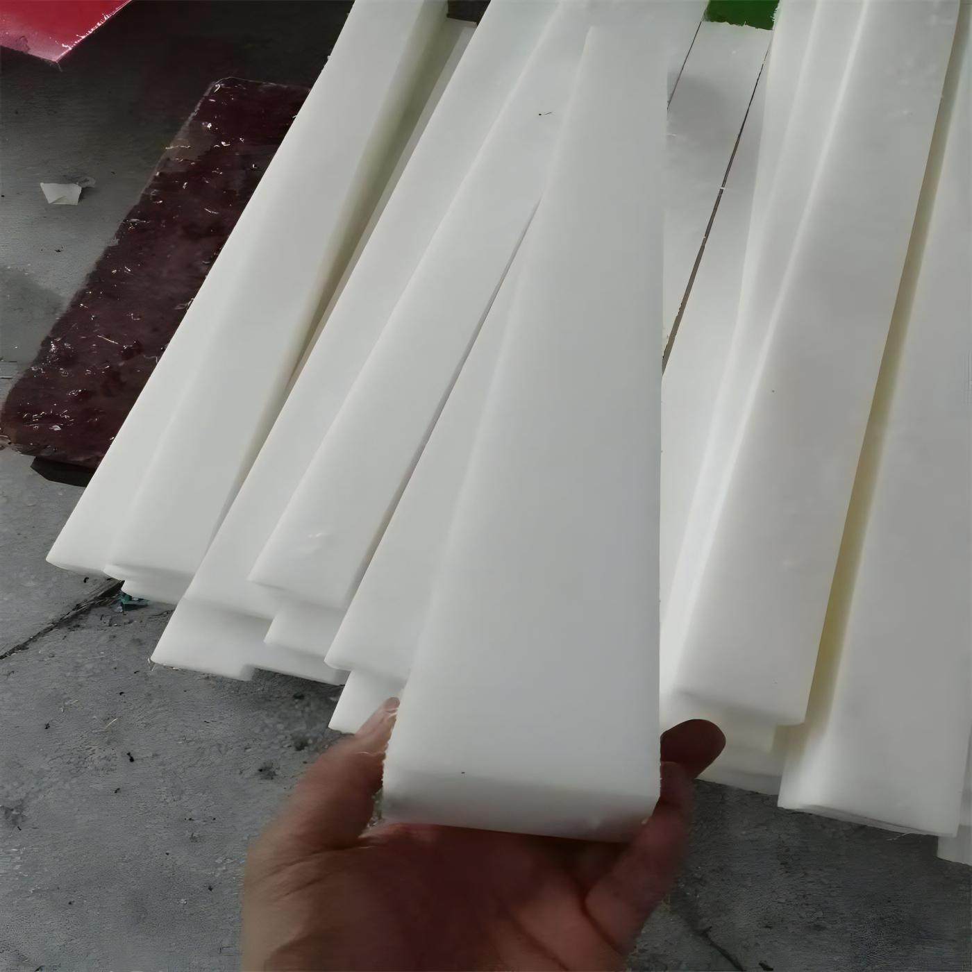 耐磨条白色尼龙条高分子聚乙烯长条PE方条棒扁条垫条硬塑料条加工