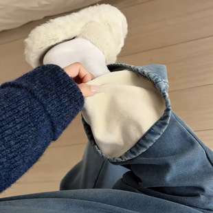 加绒牛仔裤女秋冬大码胖mm显瘦休闲小个子松紧腰直筒宽松阔腿裤子