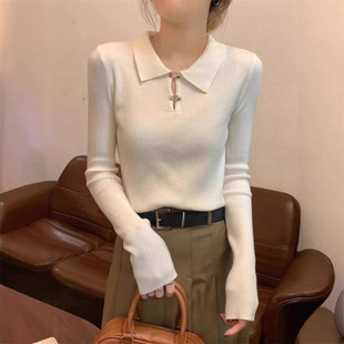 入秋打底衫女2025新款修身高级感设计感内搭针织衫毛衣polo领上衣