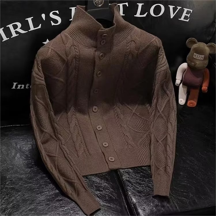 复古绞花纹高领针织开衫男棕色系扣百搭保暖毛衣外套