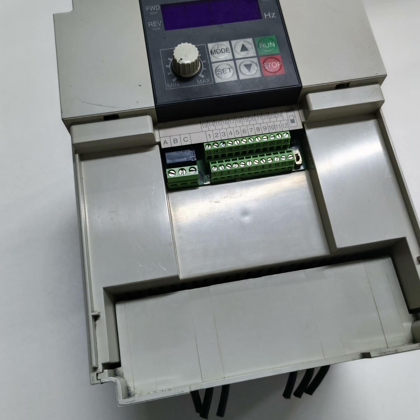 AVF100-0754 松下变频器 7.5KW 工业工控调速设备议价维修