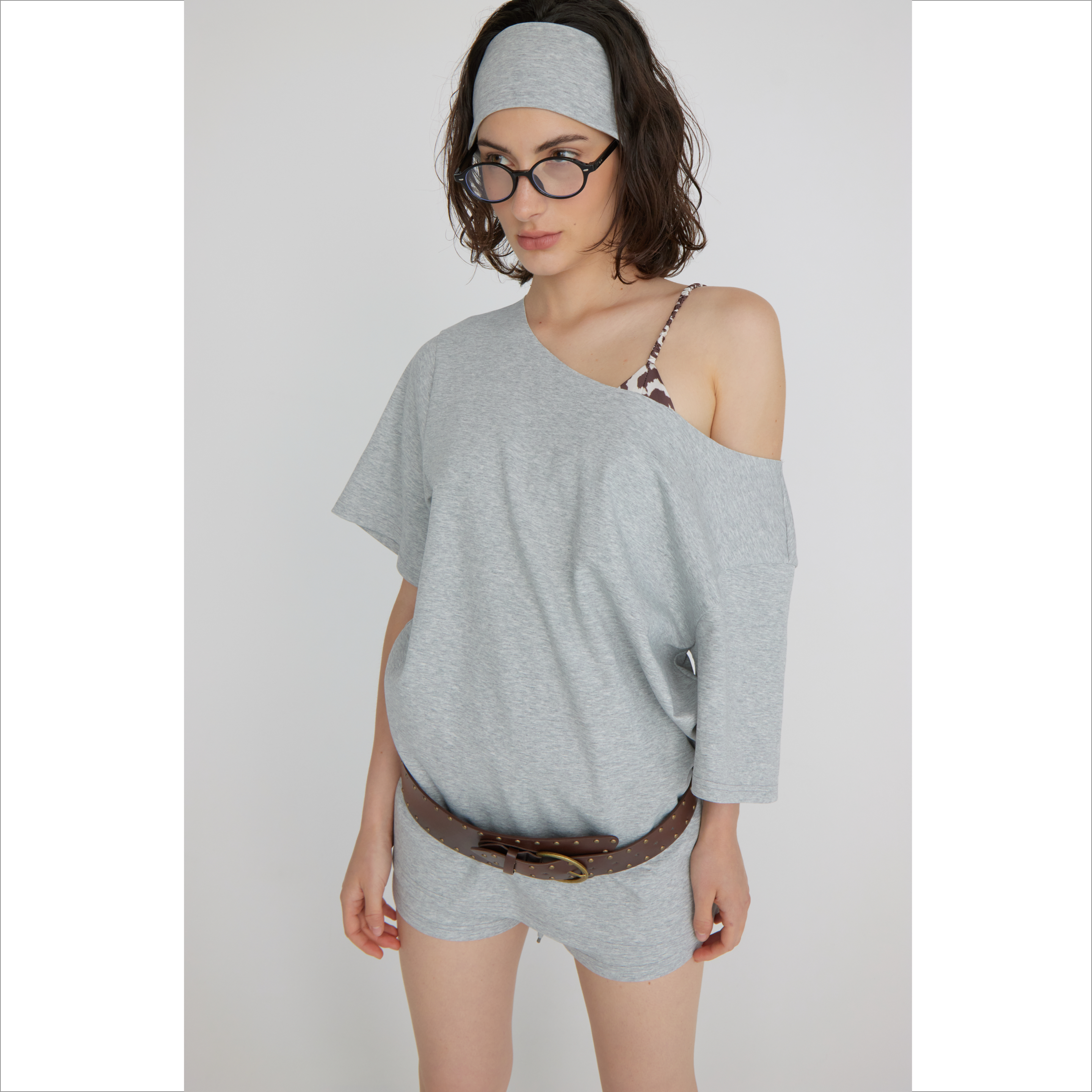 斜肩宽松T恤短裤针织套装