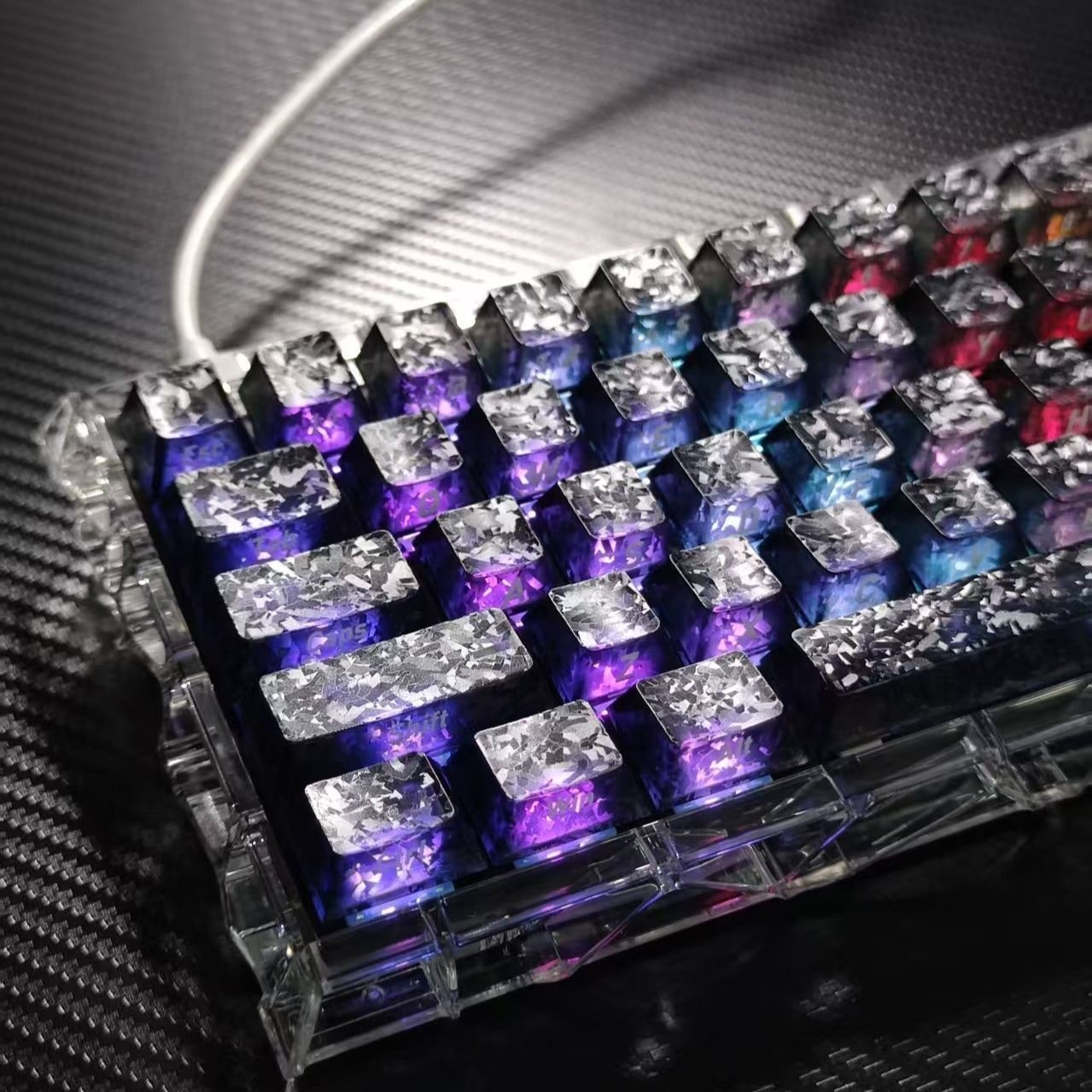 碳纤维纹理机械键盘键帽PC雾透图片
