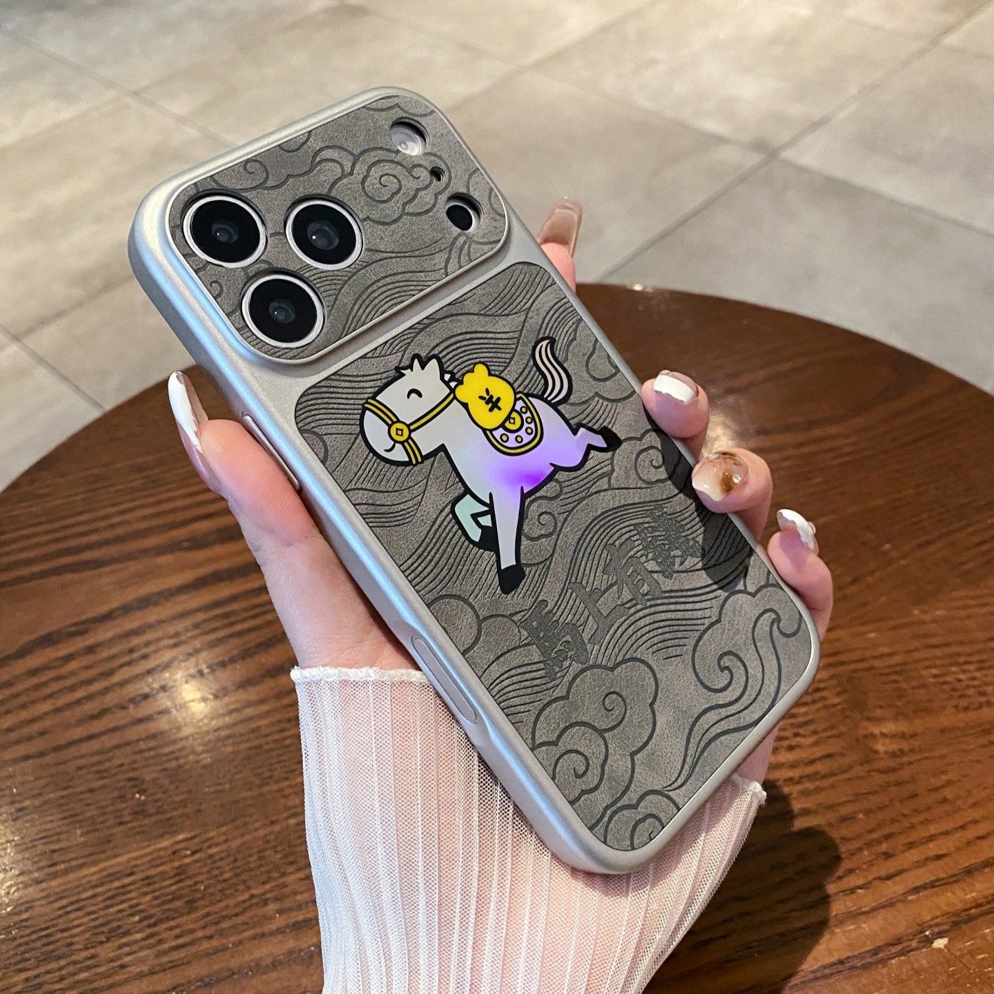 2026新款马年渐变色适用秒变苹果17promax手机壳皮纹iPhone16poro保护套15pm磨砂高级感14情侣13max防摔可爱