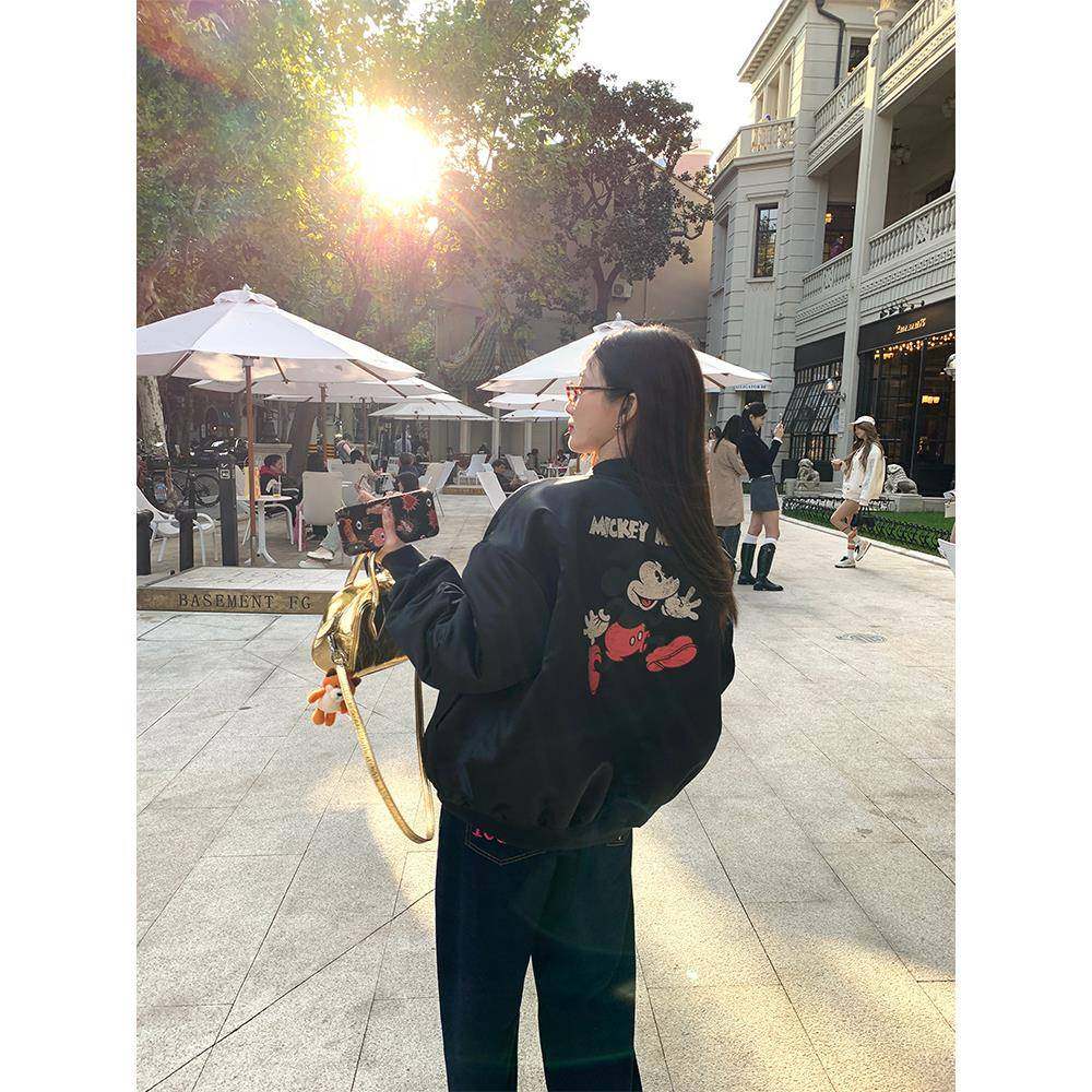 黑色棒球服女2024年新款设计感秋冬独特超好看外套夹棉