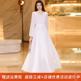 2025春秋冬纯色白色红色连衣裙收腰显瘦长裙妈妈短款小个子沙滩裙