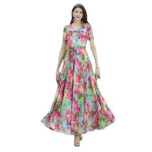 2025年秋冬新款印花大摆连衣裙收腰显瘦旅游度小个子长裙雪纺裙