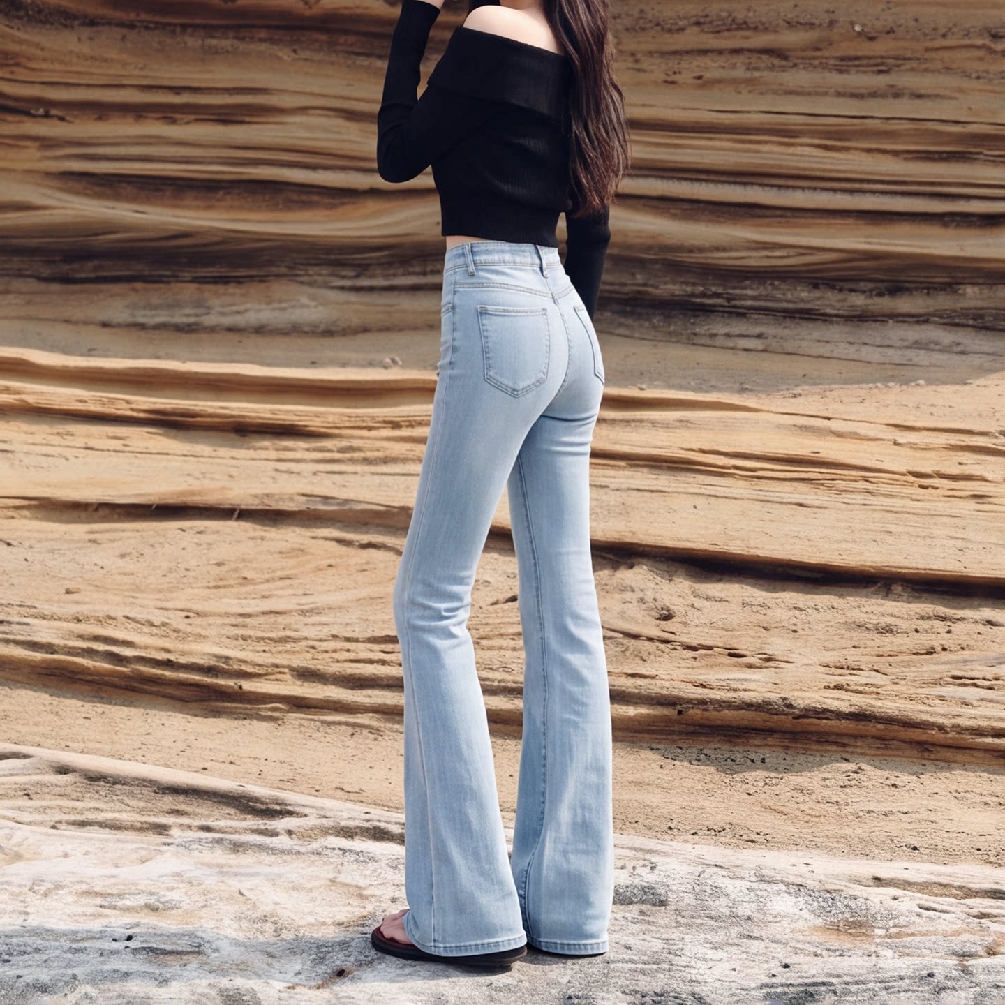 拉夏贝尔浅色微喇牛仔裤女2026秋季新款高腰紧身显瘦修身喇叭裤