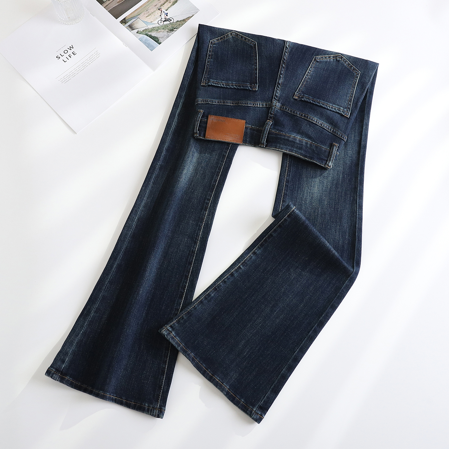 拉夏贝尔复古高腰微喇牛仔裤女秋