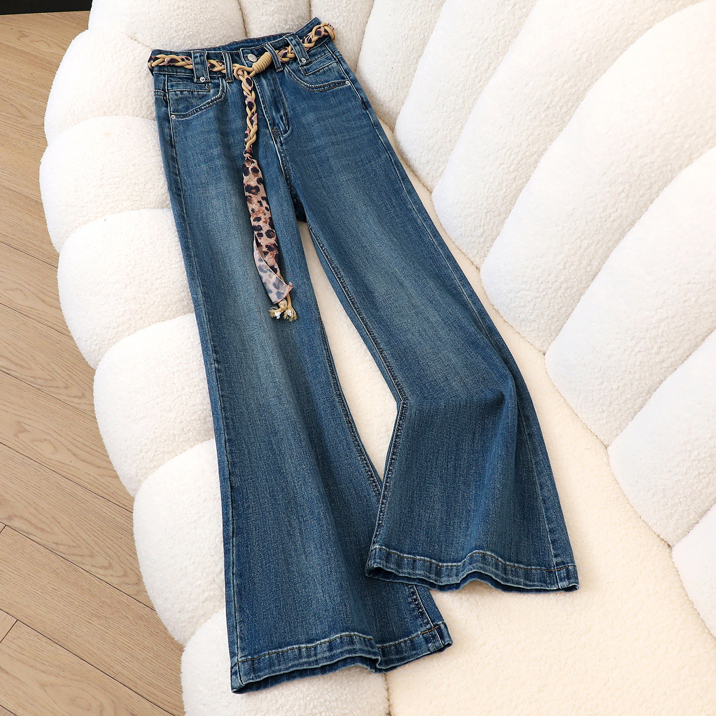 拉夏贝尔牛仔裤女秋冬季2025新款超火爆款丝巾腰带窄版阔腿微喇裤,女装/女士精品,牛仔裤,淘宝优惠券,粉丝福利购,淘宝优惠卷