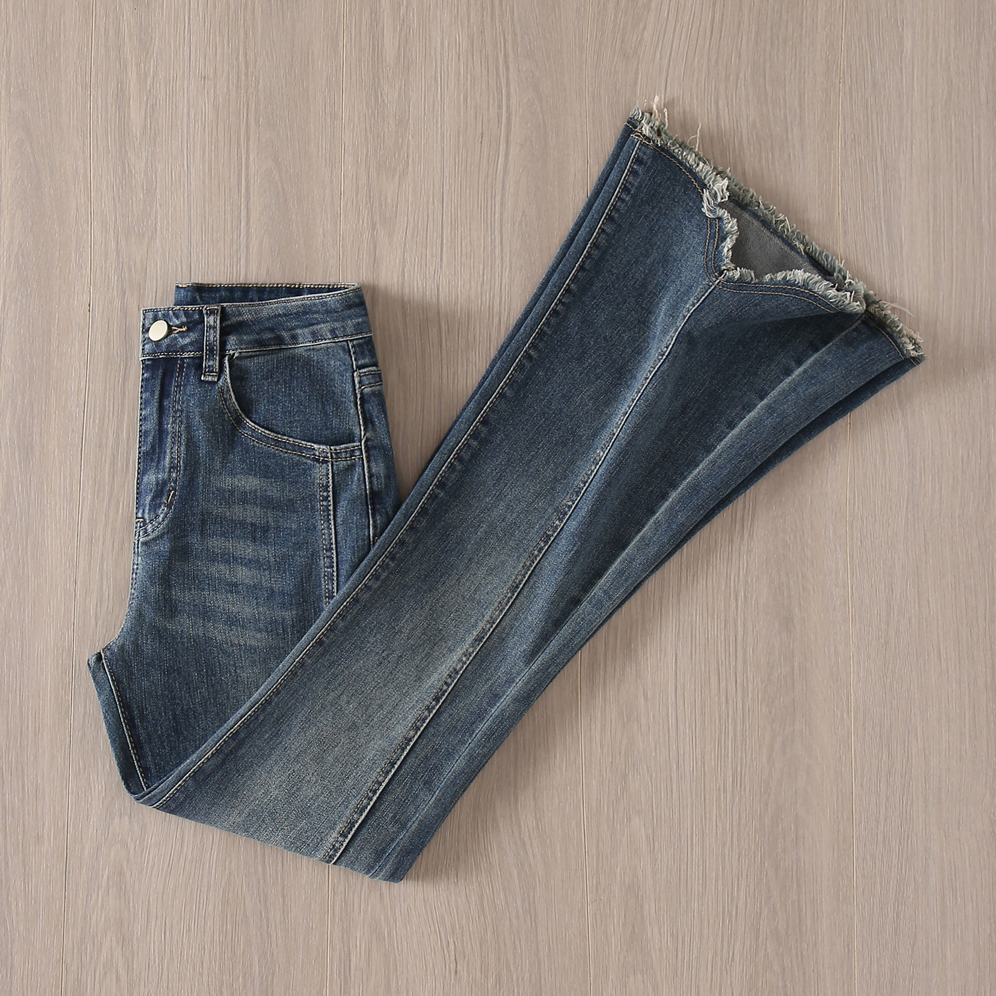 拉夏贝尔复古高腰牛仔微喇裤2025