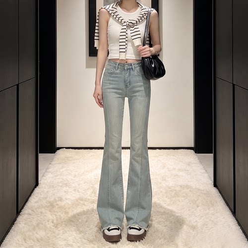 拉夏贝尔浅蓝色微喇牛仔裤女2026