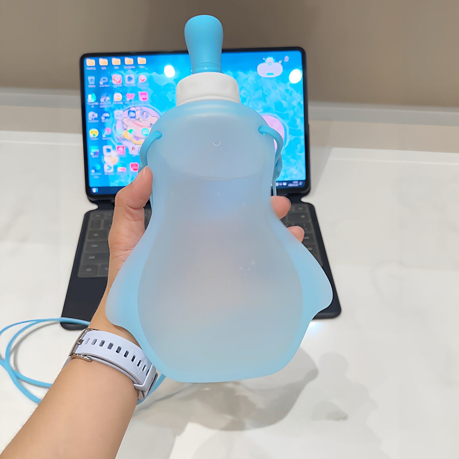 多功能软水壶【自带挂绳】户外儿童水杯母婴级硅胶软水杯防呛杯口