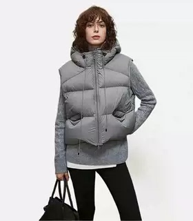 萌萌酱马甲新国标云感零压高奢连帽90白鹅绒羽绒服-BOJ