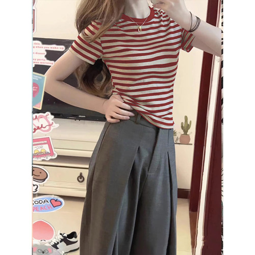 条纹正肩女装夏季别致设计感短袖