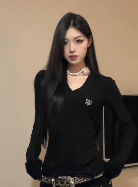 美式修身黑色V领长袖t恤女春秋内搭显瘦紧身甜辣妹短款打底衫上衣