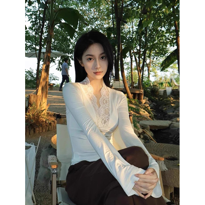 纯欲白色蕾丝v领长袖内搭打底衫