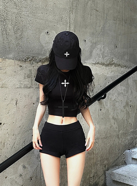 黑色紧身十字架短袖女t恤夏季小个子chic甜辣妹修身显瘦短款上衣