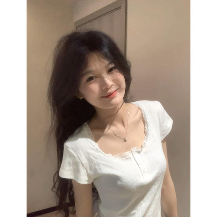 白色蕾丝花边短袖t恤女夏季bm别致绝美设计感小众短款甜辣妹上衣