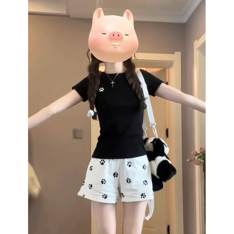 白色可爱狗爪印花运动短裤女夏季小个子2024新款休闲宽松阔腿热裤