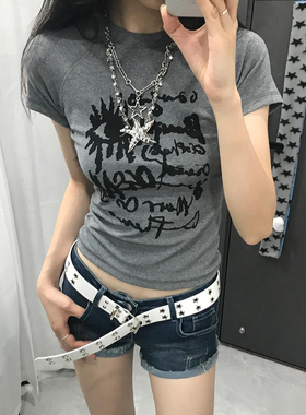 美式复古正肩涂鸦印花短袖t恤女夏季修身显瘦短款紧身甜辣妹上衣
