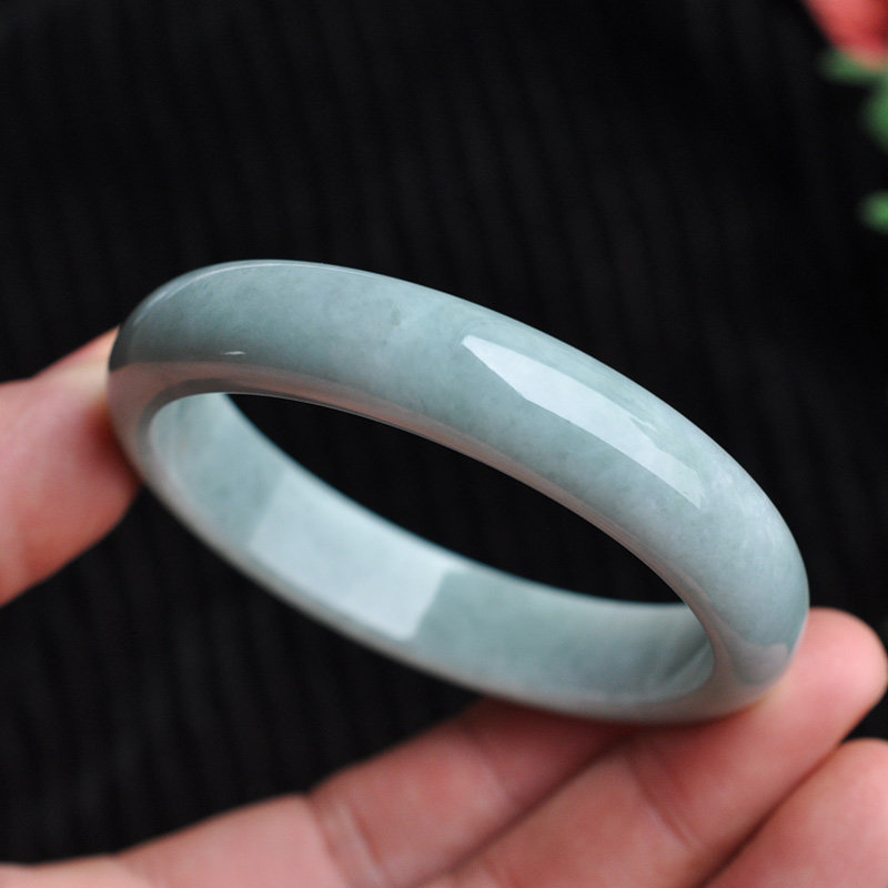 翡翠手镯a货翡翠玉镯子-57圆 豆种满绿玉手镯 新款推荐