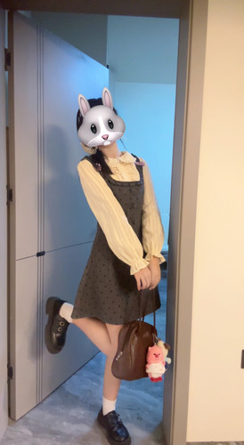 呆呆的小懒窝法式灰色波点春季2025新款小个子香风早春背带裙套装