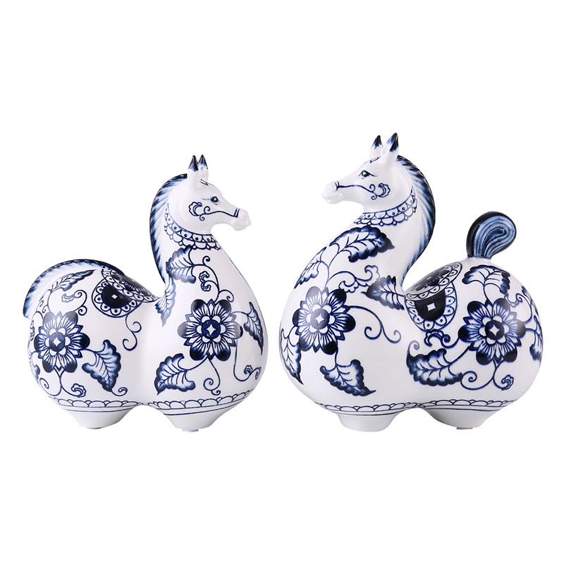 新中式国风陶瓷纯手绘工艺品家居摆件电视柜装饰品玄关青花瓷唐马