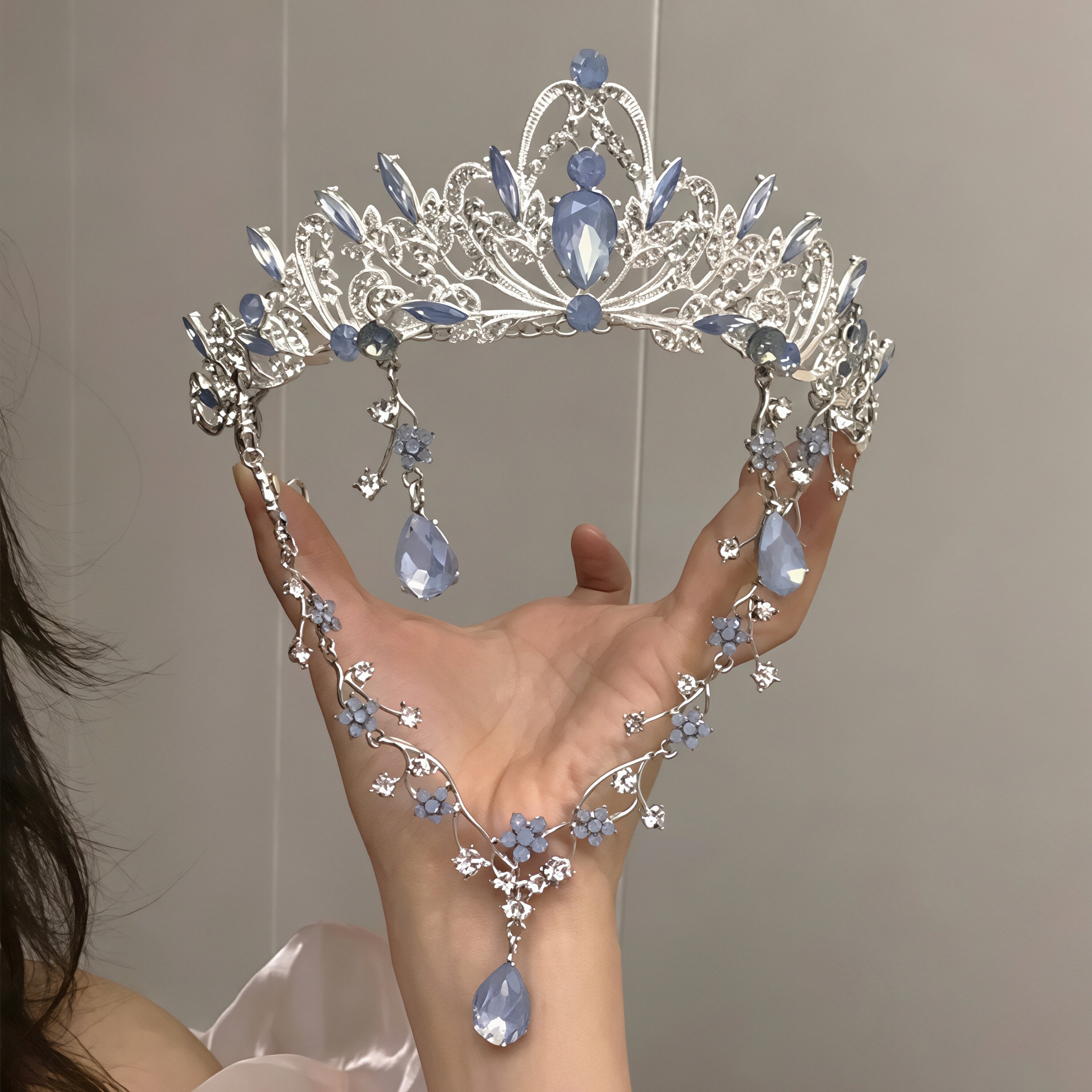 「海洋公主」蓝色水钻花朵皇冠
