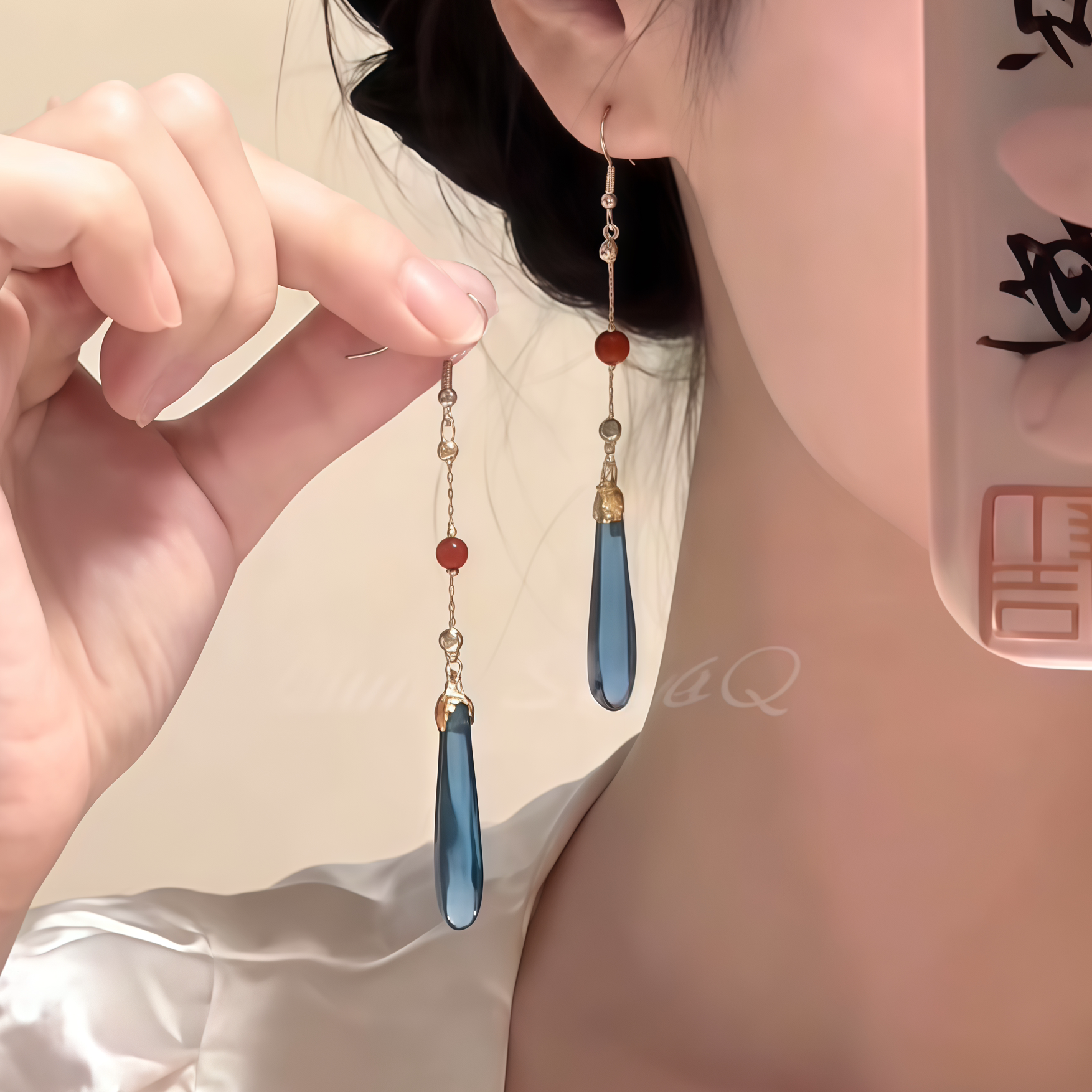 冷雨行秋|清冷感仿玉石水滴耳钩