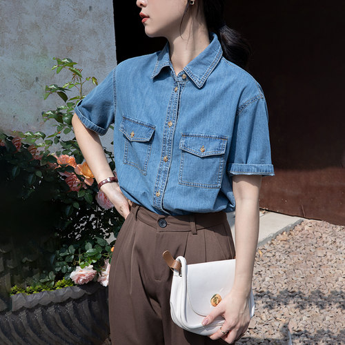 蓝色牛仔衬衫女夏季设计感