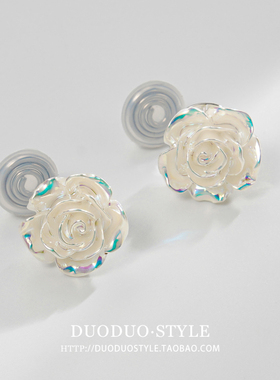 小众设计白色山茶花耳饰立体耳钉高级感无痛蚊香盘耳夹春夏百搭潮