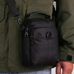 侧背包男斜挎包男士单肩包大容量竖款手提包休闲便携包男款小背包